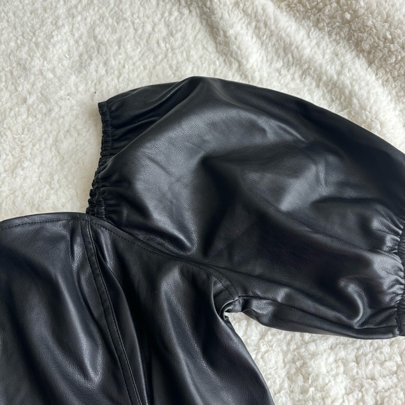 NWT Mark New York Black Faux Leather Puff Sleeve Top Size Large - NWT - Picture 3 of 9